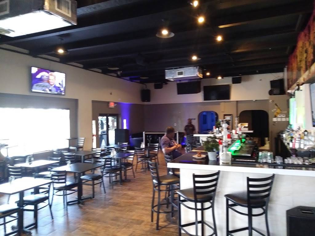 Henney Tyme Bar and Lounge | night club | 3200 W Hallandale Beach Blvd, Hollywood, FL 33023, USA | 7544007349 OR +1 754-400-7349