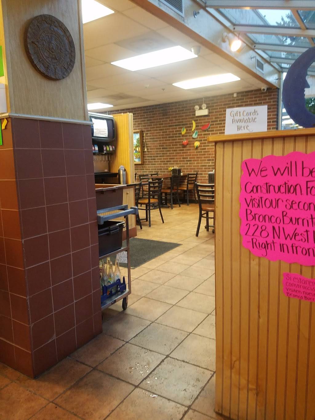 Pauls Burrito Express | restaurant | 402 N Hough St, Barrington, IL 60010, USA | 8478429400 OR +1 847-842-9400