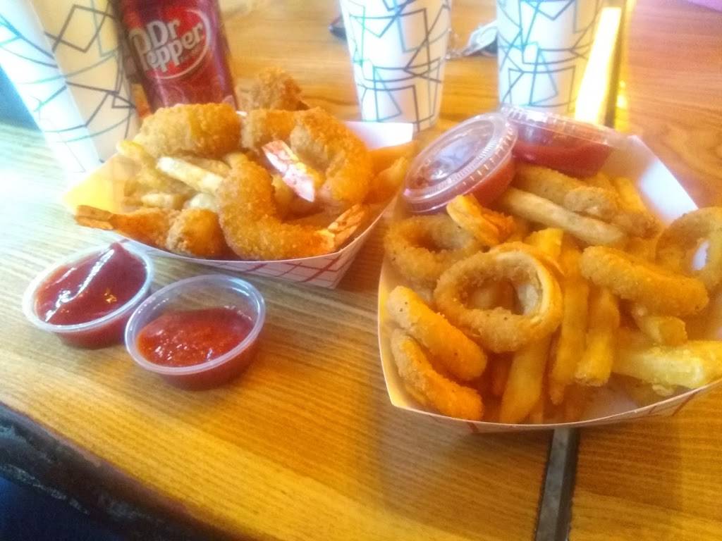 The King Crab Shack | restaurant | 1330 E Brady St, Milwaukee, WI 53202, USA | 4142104287 OR +1 414-210-4287