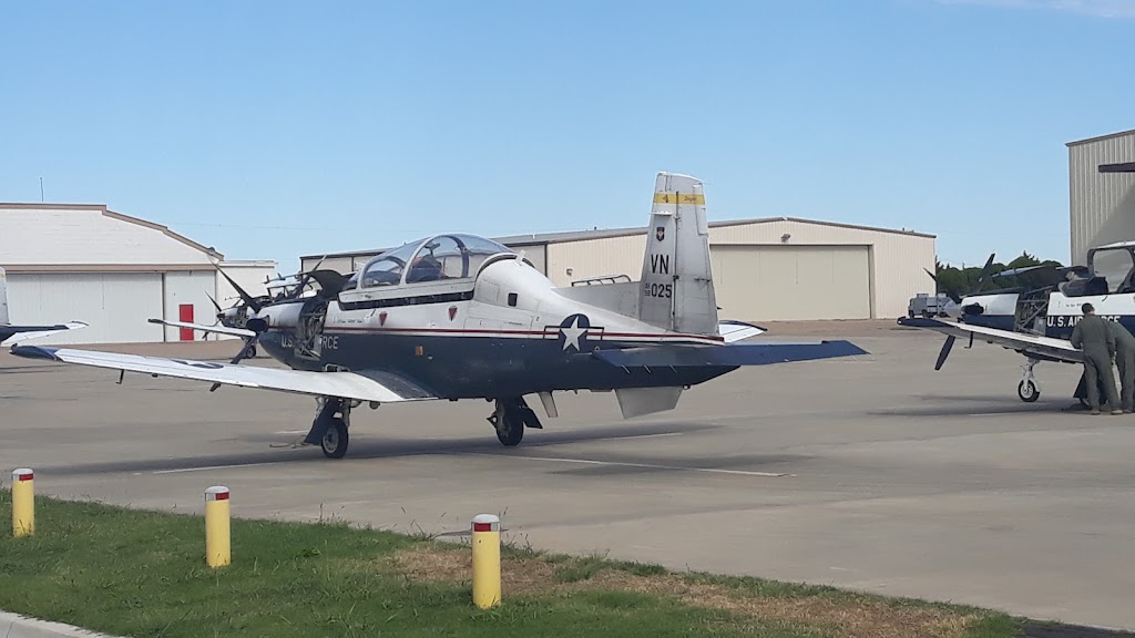 Barnstormers Restaurant | restaurant | 1026 S 66th St, Enid, OK 73701, USA | 5805414978 OR +1 580-541-4978