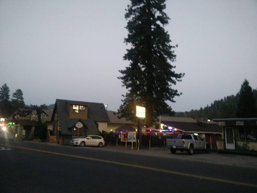 The A Burger | restaurant | 24075 Lake Dr, Crestline, CA 92325, USA | 9093382423 OR +1 909-338-2423