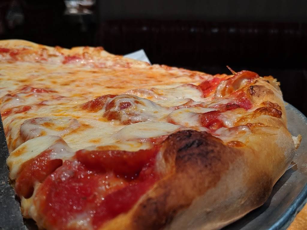 Chi-Chis Pizza | restaurant | 9080 Tampa Ave, Northridge, CA 91324, USA | 8189939911 OR +1 818-993-9911