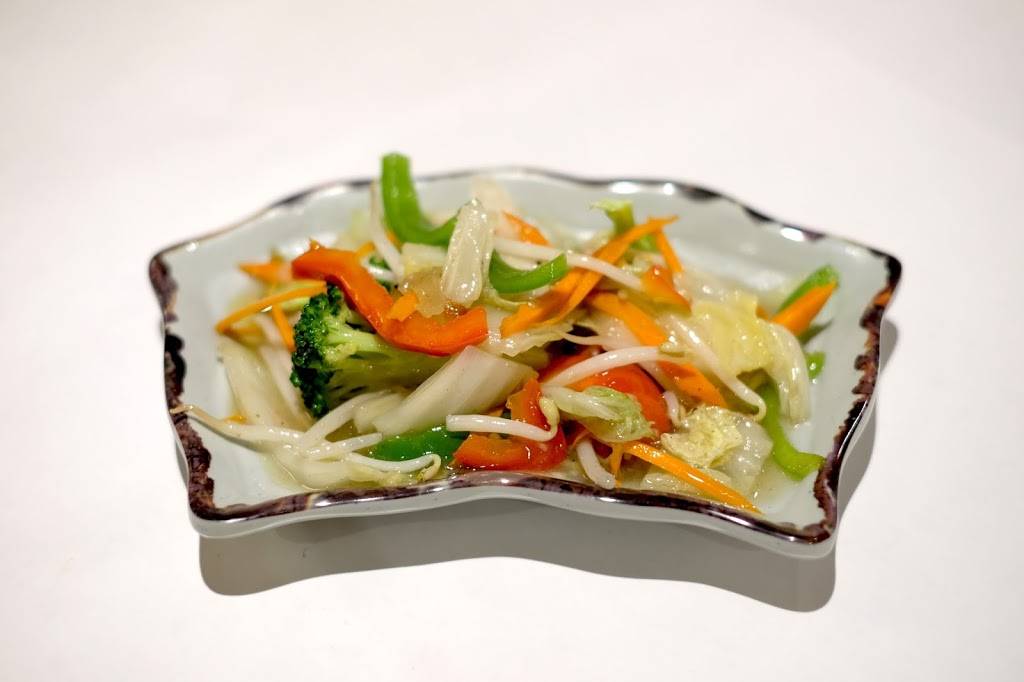 Sushi Sakura | restaurant | 3400 Chemin des Quatre-Bourgeois, Québec, QC G1W 2L3, Canada | 5819818008 OR +1 581-981-8008