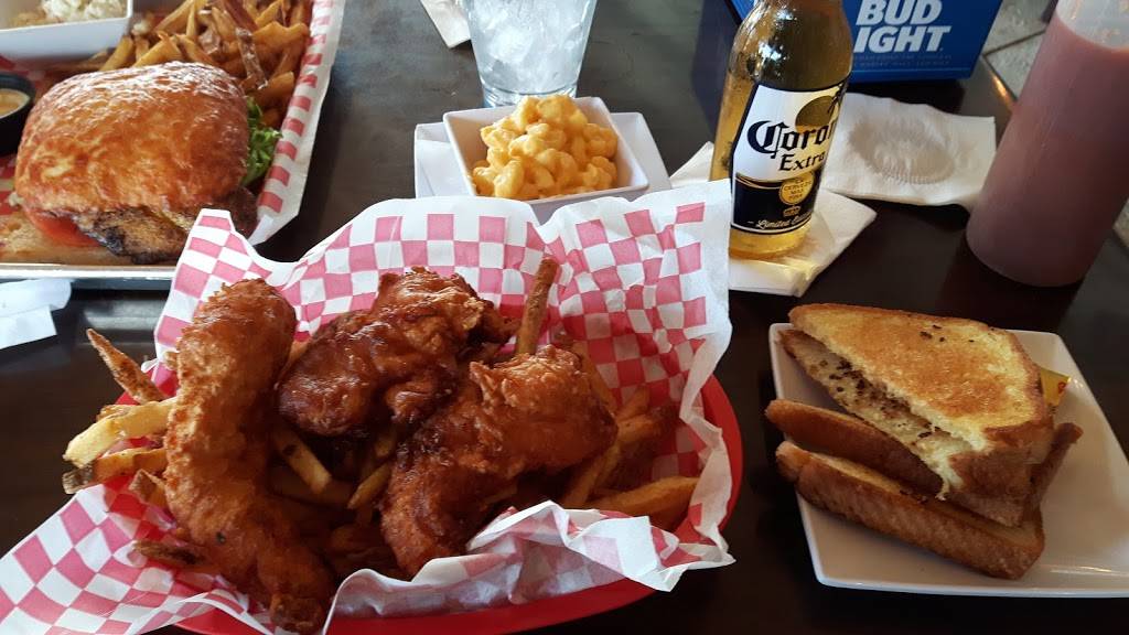 Liki Tiki BBQ | restaurant | 1821 Estero Blvd, Fort Myers Beach, FL 33931, USA | 2392244923 OR +1 239-224-4923