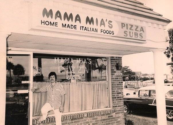 Mama Mias Pizza | restaurant | 720 9th St N, Naples, FL 34102, USA | 2392622823 OR +1 239-262-2823