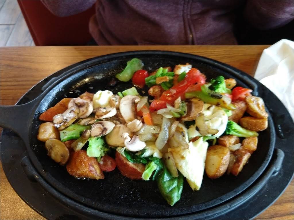 Dennys | restaurant | 1129 Broadway St, King City, CA 93930, USA | 8313854385 OR +1 831-385-4385