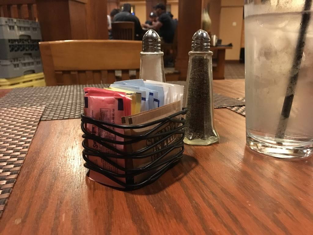 Heartland Grill | restaurant | 706 John Nolen Dr, Madison, WI 53713, USA | 6082589505 OR +1 608-258-9505