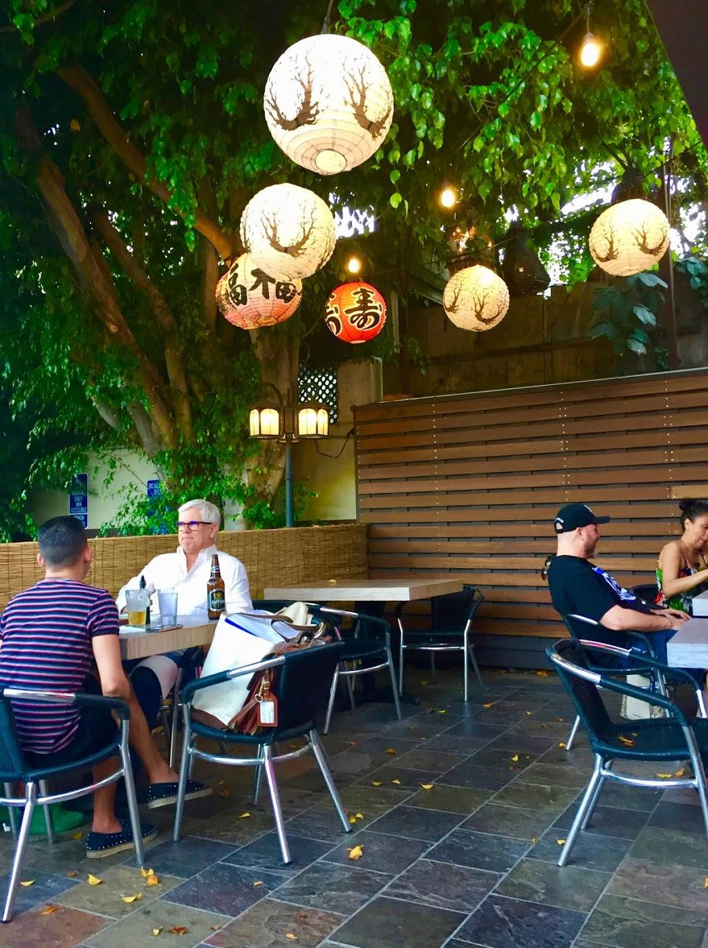 Akuma Ramen & Sushi Bar | restaurant | 8267 Santa Monica Blvd, West Hollywood, CA 90046, USA | 3237450533 OR +1 323-745-0533