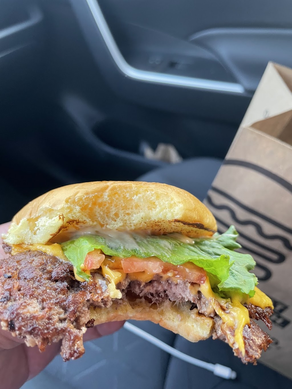 Shake Shack Pike 7 | restaurant | 8361A Leesburg Pike, Vienna, VA 22182, USA | 5716684307 OR +1 571-668-4307