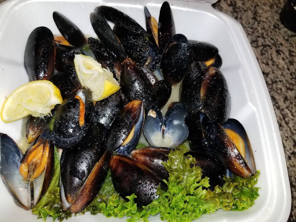 Grumpys Bar and Grille | restaurant | 820 W Bel Air Ave, Aberdeen, MD 21001, USA | 4102726151 OR +1 410-272-6151