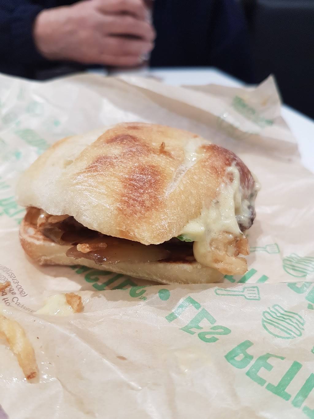 McDonalds | cafe | 695 Rue Davidson O, Gatineau, QC J8R 2T1, Canada | 8196690838 OR +1 819-669-0838