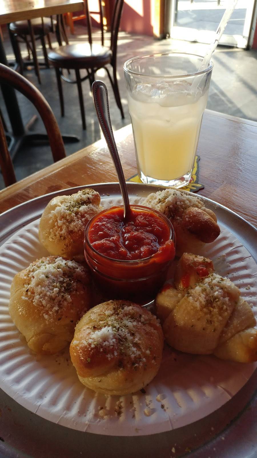 Gracies Pizza | restaurant | 4330 Melrose Ave, Los Angeles, CA 90029, USA | 3236631219 OR +1 323-663-1219