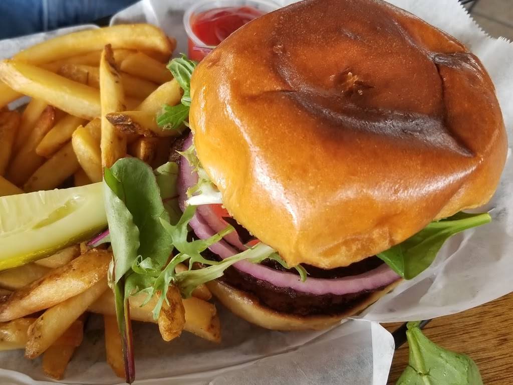 GENUINE BISTRO & LOUNGE | restaurant | 2 S Charles Richard Beall Blvd, DeBary, FL 32713, USA | 3863200217 OR +1 386-320-0217