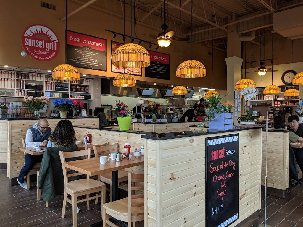 Sunset Grill | restaurant | 5771 Main St, Whitchurch-Stouffville, ON L4A 4R2, Canada | 9056401117 OR +1 905-640-1117