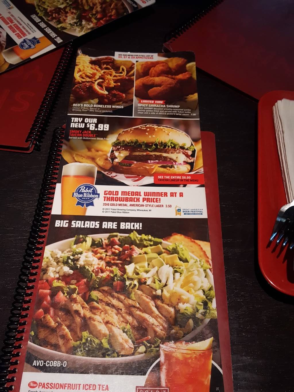 Red Robin Gourmet Burgers and Brews | restaurant | 100 W. Telegraph Bellis Fair Mall, Bellingham, WA 98226, USA | 3607349991 OR +1 360-734-9991