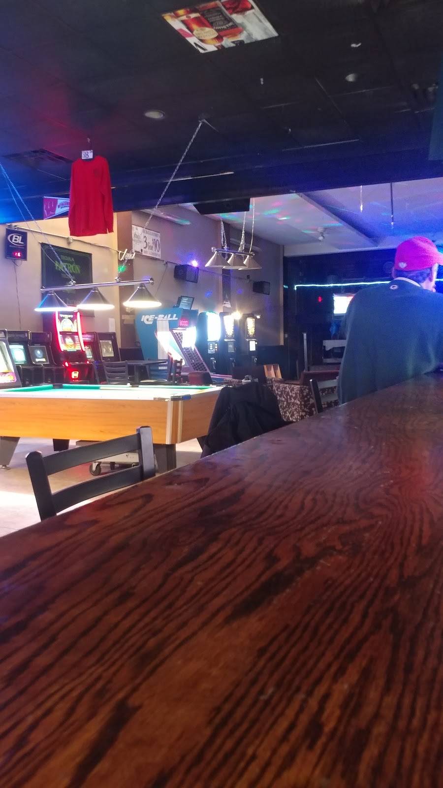 Badger Bar | restaurant | 326 E Main St, Reedsburg, WI 53959, USA | 6087683402 OR +1 608-768-3402