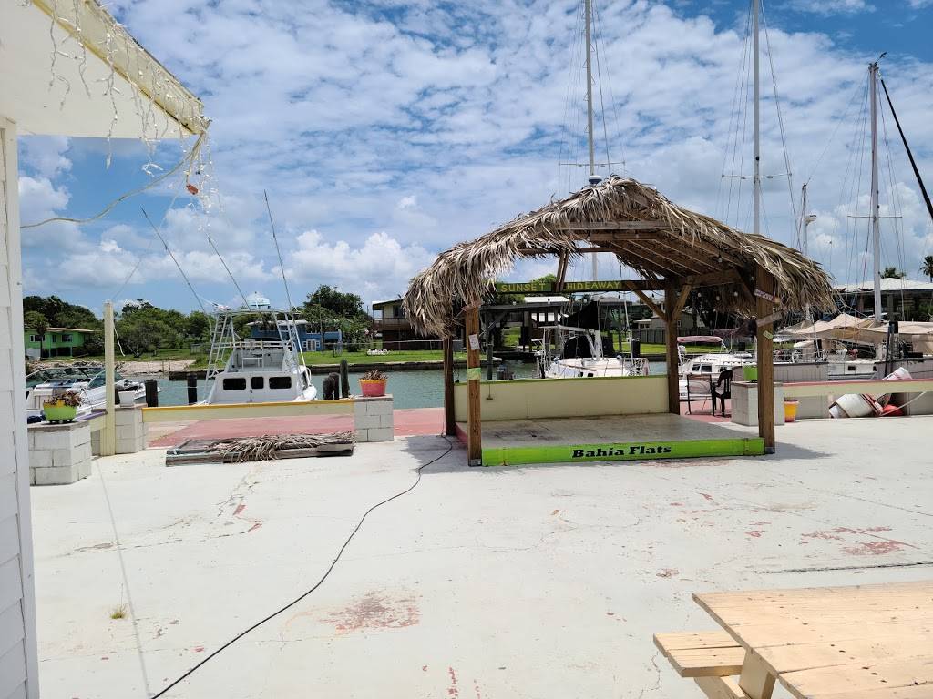 Sunset Hideaway Ingleside on the Bay | restaurant | 84 Bayshore Dr, Ingleside, TX 78362, USA | 3612384071 OR +1 361-238-4071