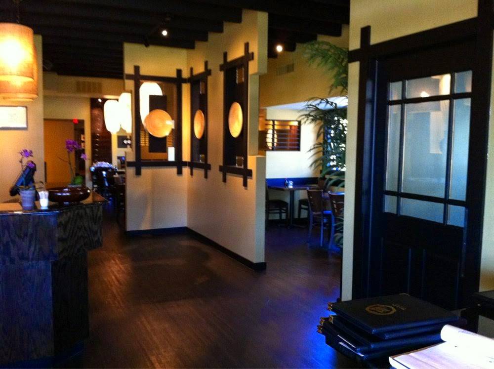 Ming Fu Chinese & Sushi - Matthews | restaurant | 115 W John St, Matthews, NC 28105, USA | 7048446181 OR +1 704-844-6181