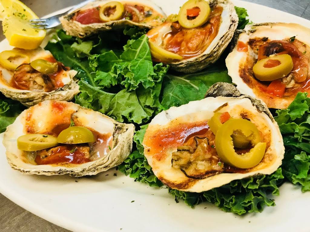 Crabby Dicks | restaurant | 30 Clinton St, Delaware City, DE 19706, USA | 3028325100 OR +1 302-832-5100