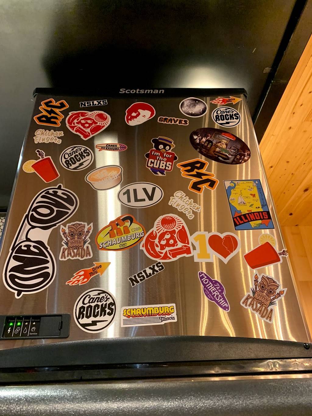 Raising Canes Chicken Fingers | meal takeaway | 1205 E Higgins Rd, Schaumburg, IL 60173, USA | 8472402078 OR +1 847-240-2078