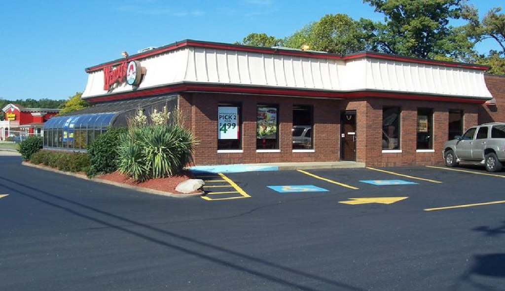 Wendys | restaurant | 2301-A Plank Rd, Fredericksburg, VA 22401, USA | 5403738886 OR +1 540-373-8886