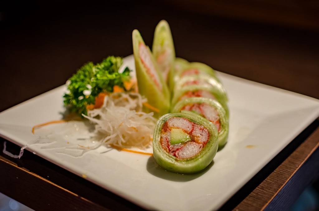 Moon Thai & Japanese | restaurant | 16311 N Kendall Dr, Miami, FL 33196, USA | 3053885901 OR +1 305-388-5901