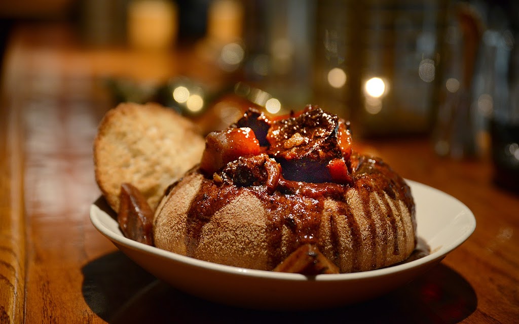 McGonigels Mucky Duck | restaurant | 2425 Norfolk St, Houston, TX 77098, USA | 7135285999 OR +1 713-528-5999