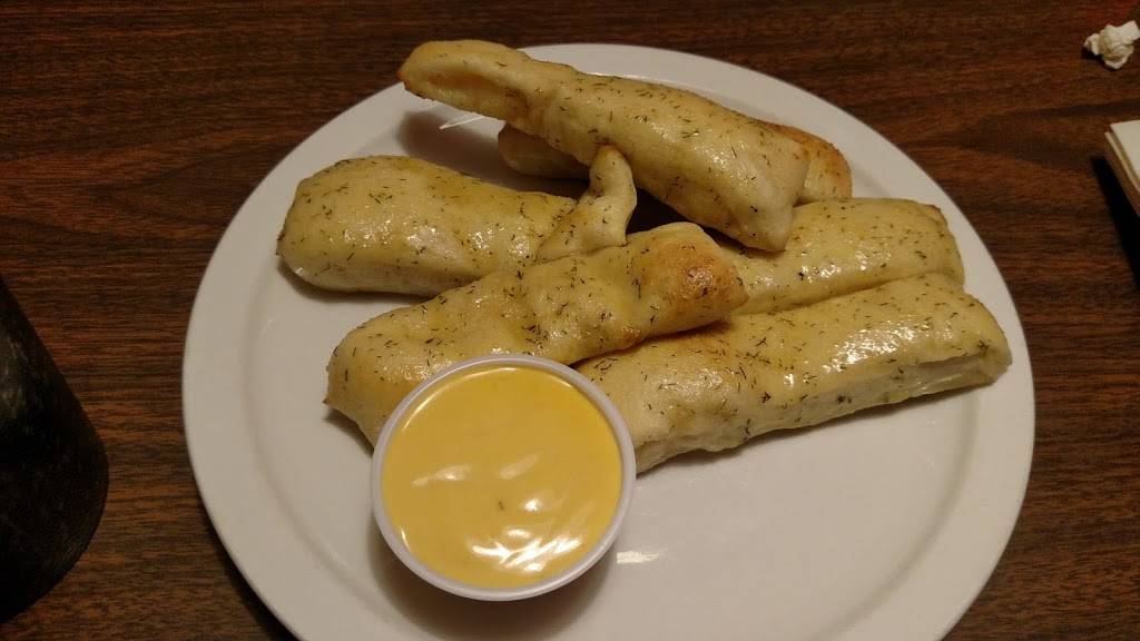 Pizza King | restaurant | 118 Toledo St, Fremont, IN 46737, USA | 2604954000 OR +1 260-495-4000