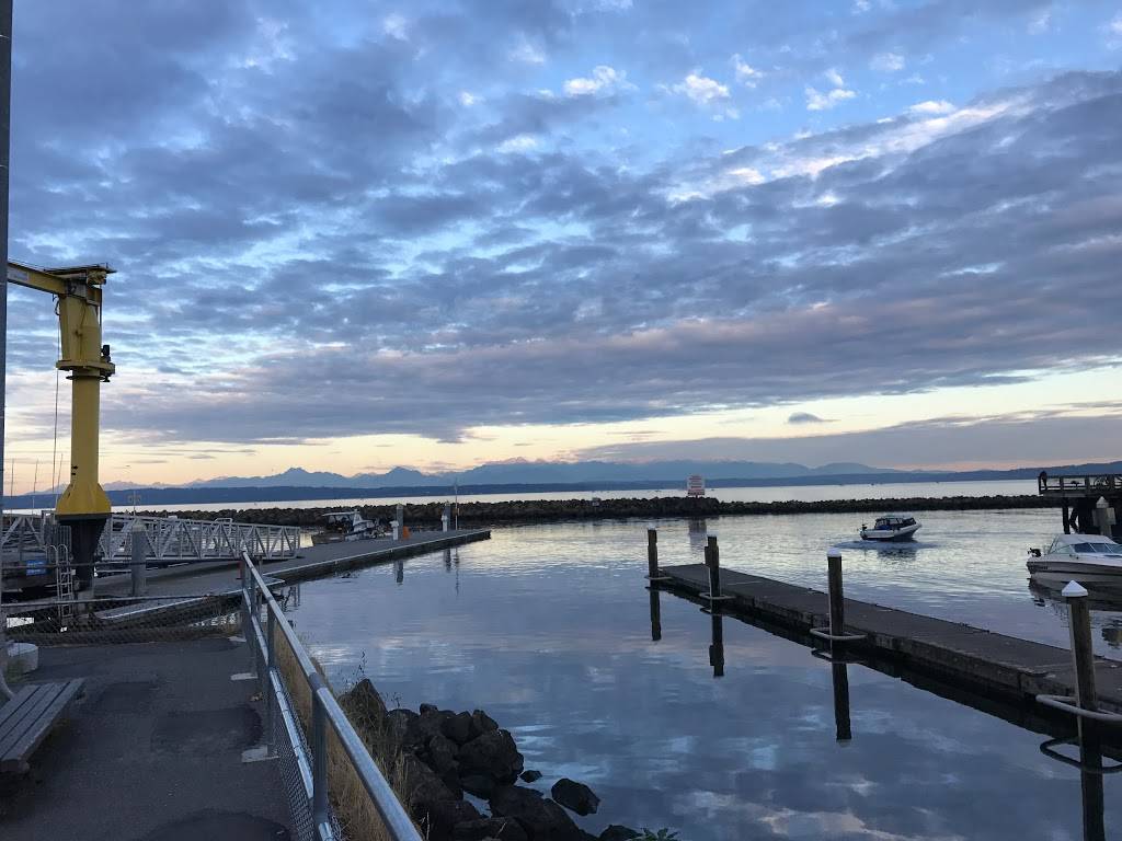 Little Coney | restaurant | 8003 Seaview Ave NW, Seattle, WA 98117, USA | 2067826598 OR +1 206-782-6598