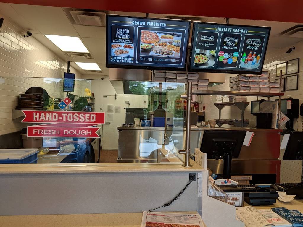 Dominos Pizza | meal delivery | 863 W Jericho Turnpike, Smithtown, NY 11787, USA | 6318648400 OR +1 631-864-8400