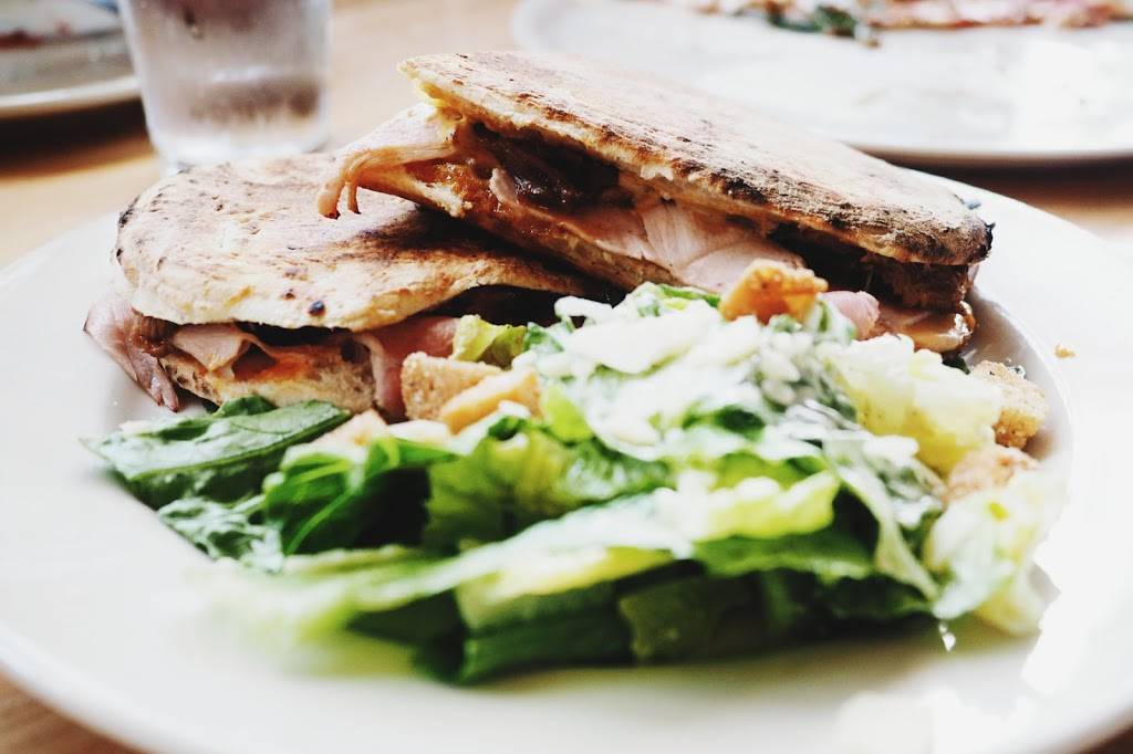 Cane Rosso | restaurant | 815 W Magnolia Ave, Fort Worth, TX 76104, USA | 8179229222 OR +1 817-922-9222