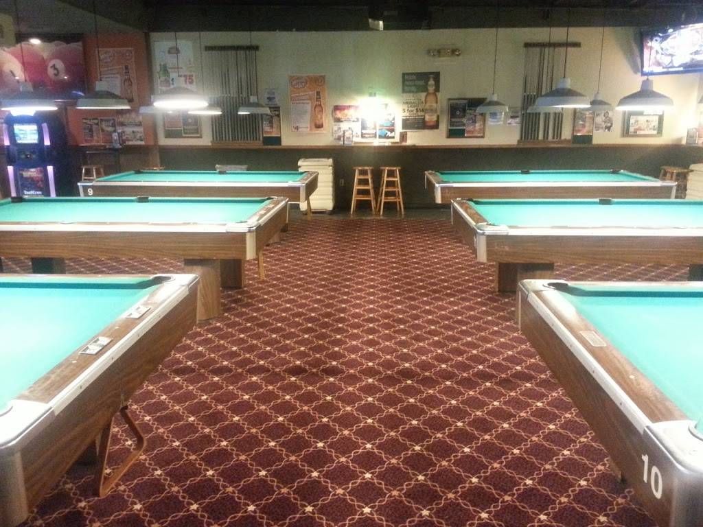 Clicks Billiards | restaurant | 2524 S Semoran Blvd, Orlando, FL 32822, USA | 4072756064 OR +1 407-275-6064
