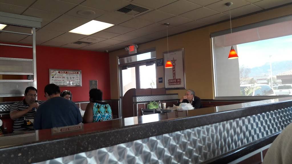 Carls Jr. | meal takeaway | 100 E Stetson Ave, Hemet, CA 92543, USA | 9517665015 OR +1 951-766-5015