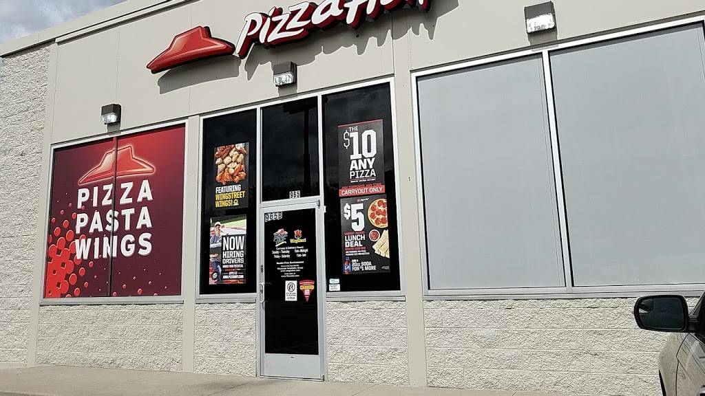Pizza Hut | meal takeaway | 965 S Green Bay Rd, Neenah, WI 54956, USA | 9207258225 OR +1 920-725-8225