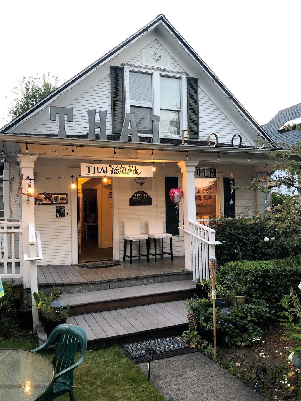 Thai Waterside Cuisine | restaurant | 415 Lincoln Ave, Mukilteo, WA 98275, USA | 4253557393 OR +1 425-355-7393