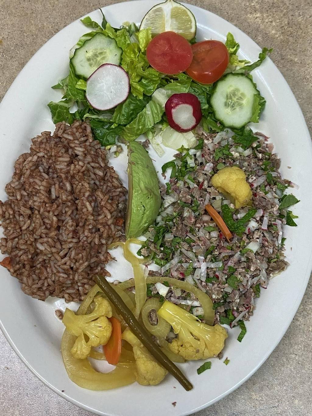 El salvadoreño | restaurant | 1234 E Euclid Ave, Des Moines, IA 50316, USA | 5152441027 OR +1 515-244-1027