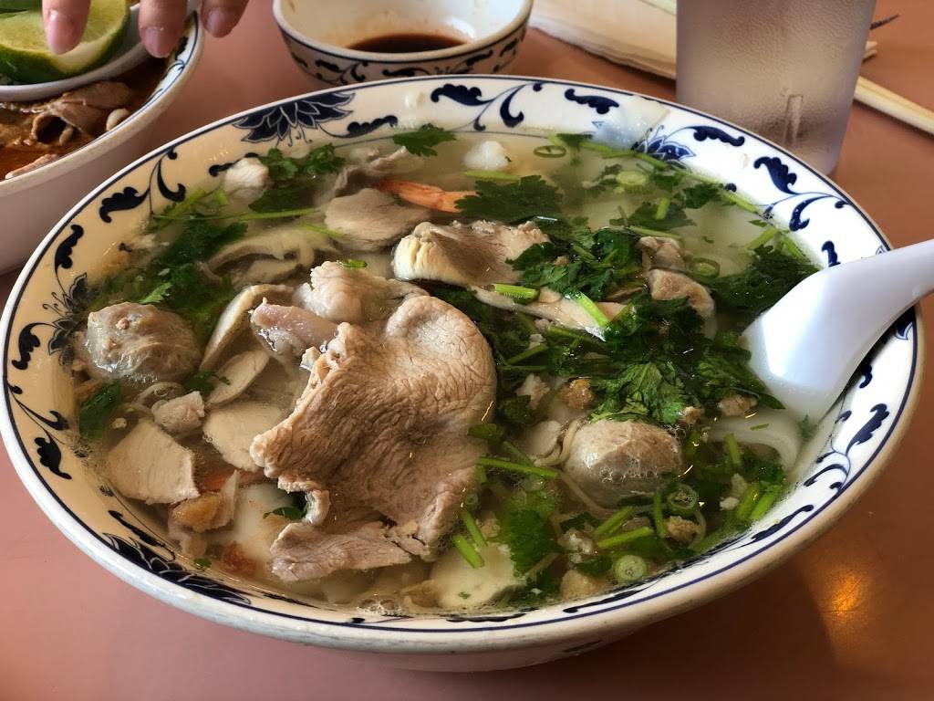 Luu Noodle | restaurant | 520 Showers Dr, Mountain View, CA 94040, USA | 6509478888 OR +1 650-947-8888