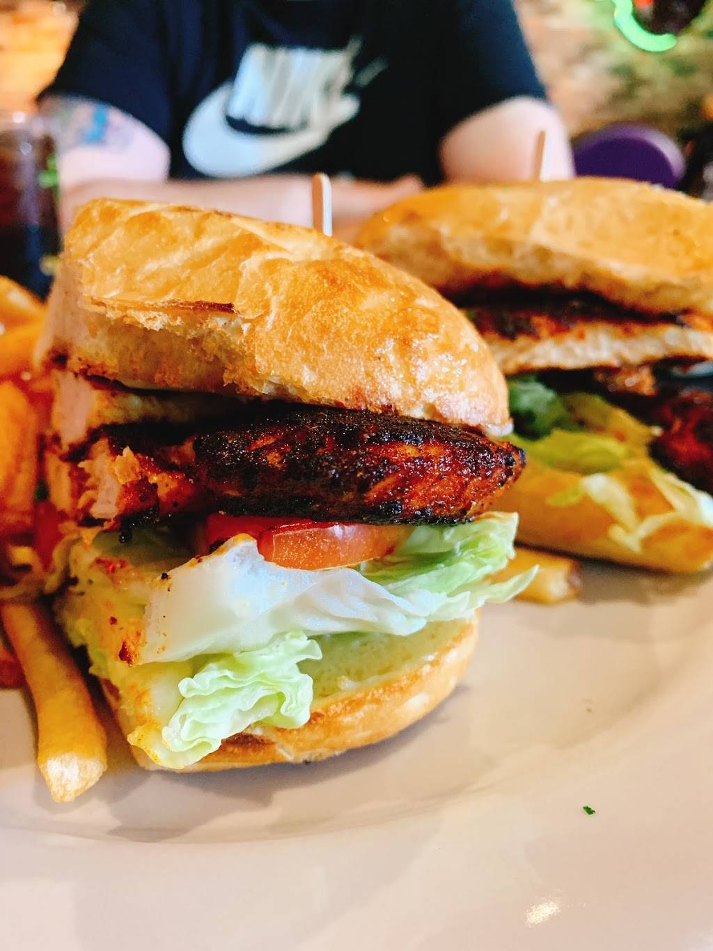 Crawdaddys | restaurant | 333 E Main St, Visalia, CA 93291, USA | 5596255300 OR +1 559-625-5300