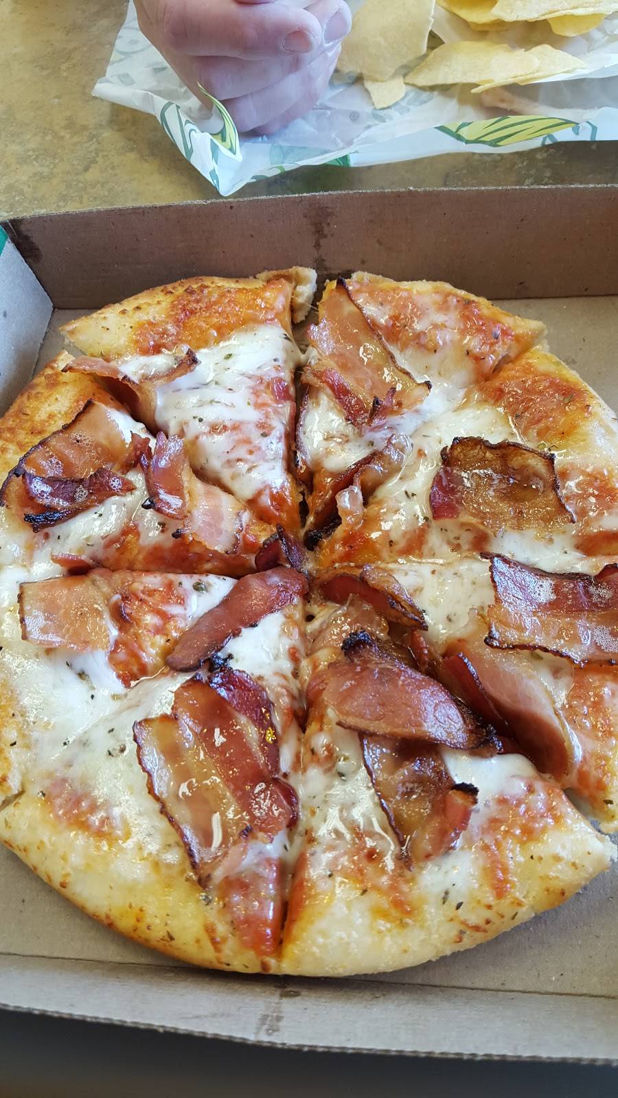 Subway | restaurant | 135 E Bethalto Dr, Bethalto, IL 62010, USA | 6183772450 OR +1 618-377-2450