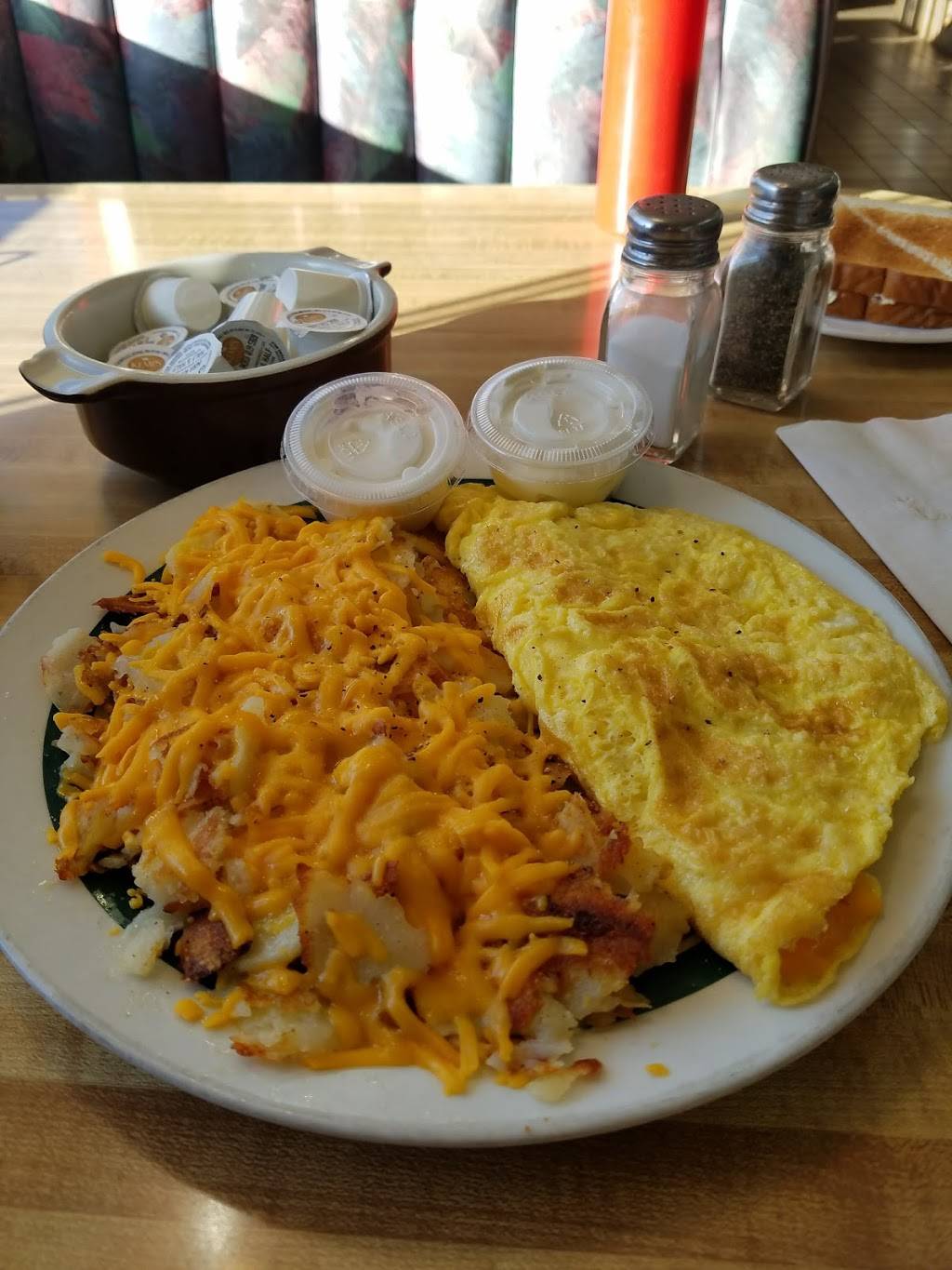 Robertos Family Restaurant | restaurant | 27701 Orchard Lake Rd, Farmington Hills, MI 48334, USA | 2488481348 OR +1 248-848-1348