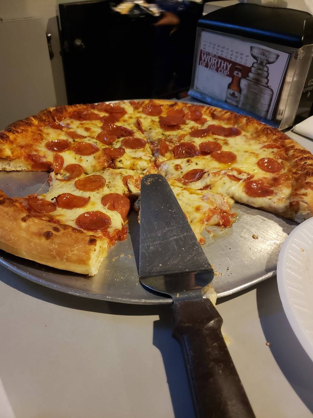 Goodfellas Pizzeria Inc | restaurant | 745 W Market St, Niagara Falls, NY 14301, USA | 7162858448 OR +1 716-285-8448