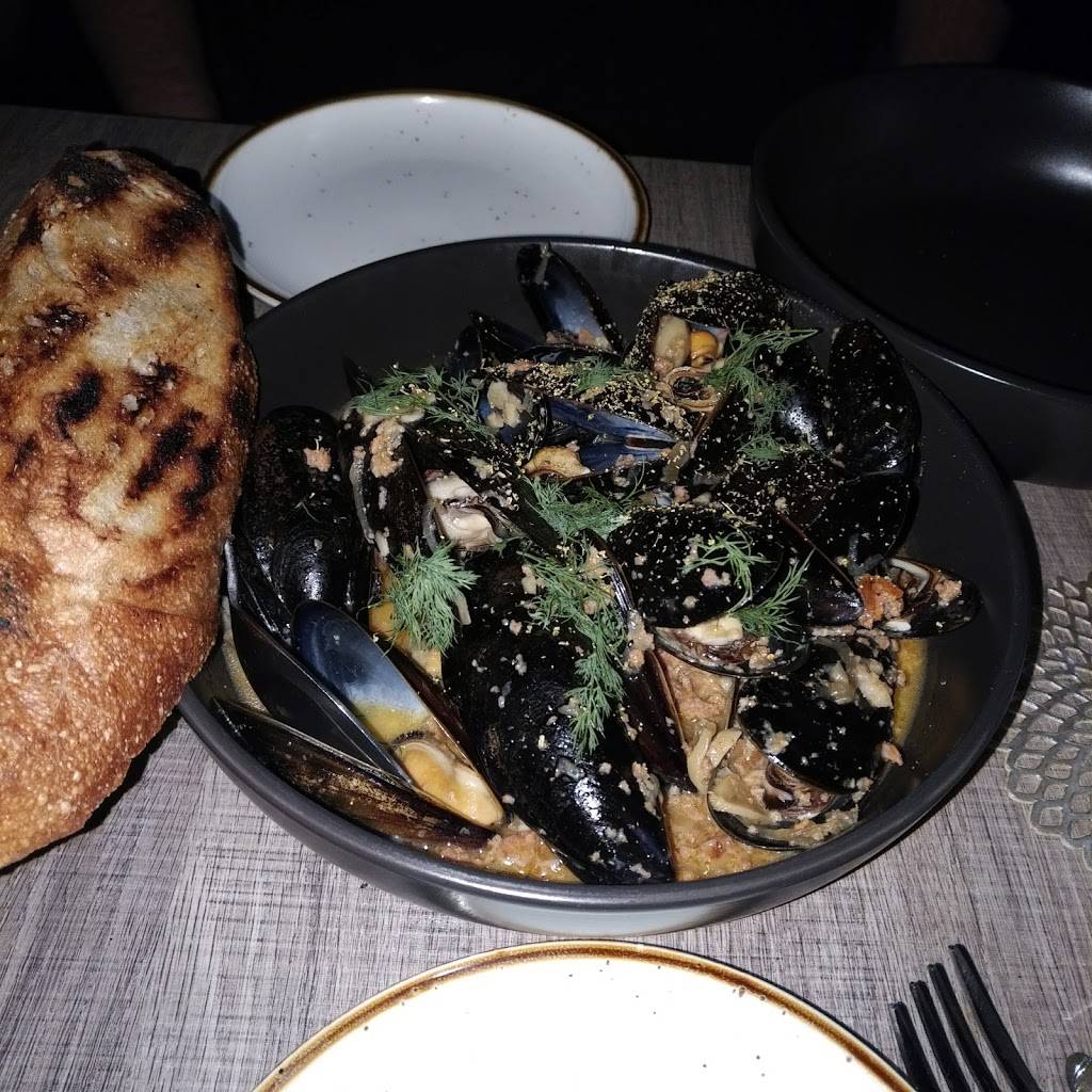 Tavern on State | restaurant | 969 State St, New Haven, CT 06511, USA | 4752026883 OR +1 475-202-6883