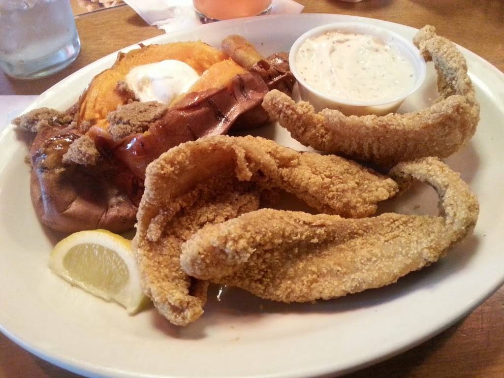 Texas Roadhouse | restaurant | 2317 Lincoln Hwy E, Lancaster, PA 17602, USA | 7173946161 OR +1 717-394-6161