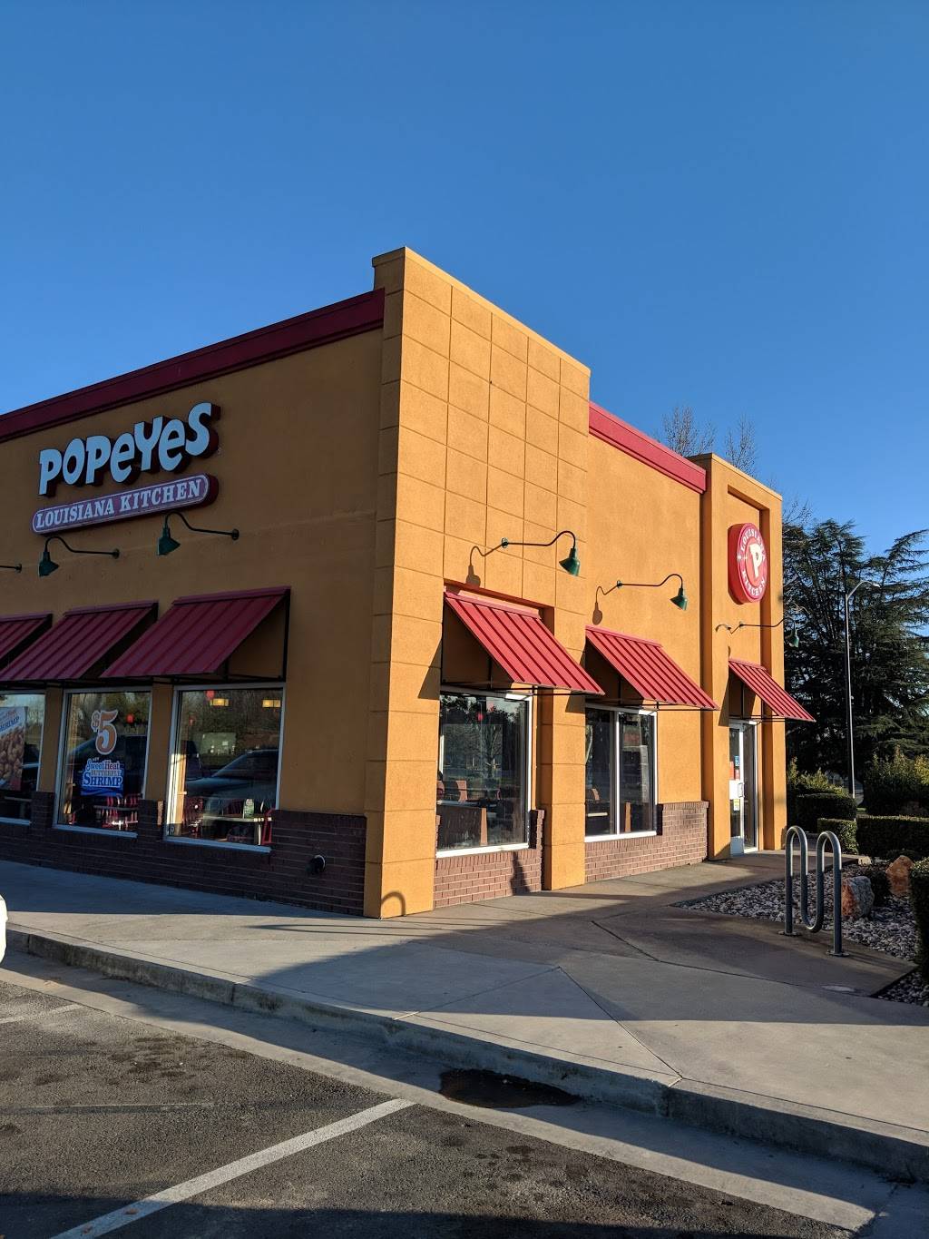 Popeyes Louisiana Kitchen | restaurant | 1135 N Beale Rd, Marysville, CA 95901, USA | 5307427587 OR +1 530-742-7587