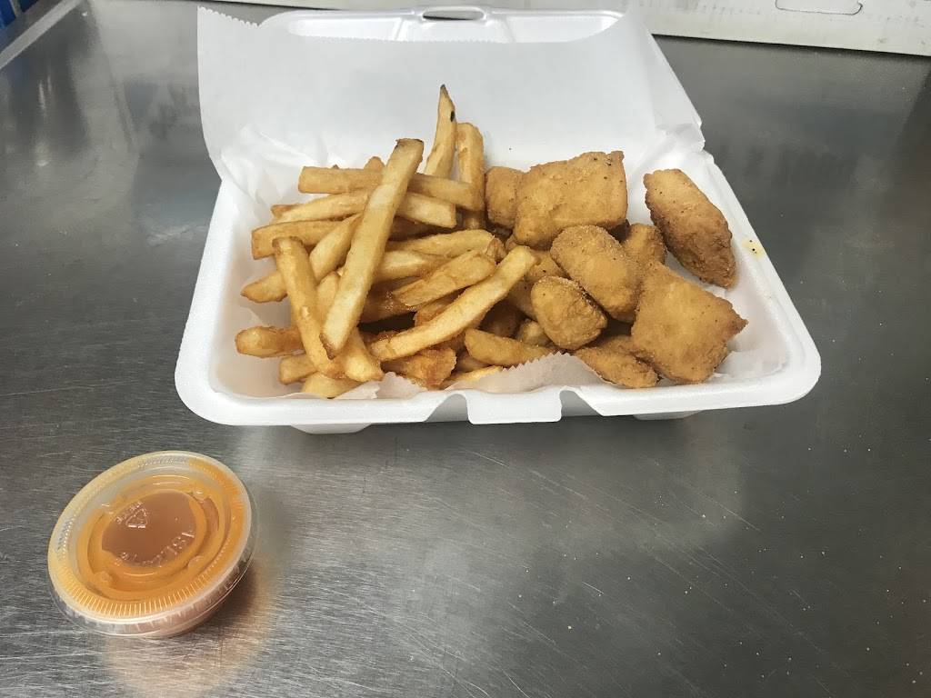 Saharas Chicken & Grill | restaurant | 1423 Northport Dr, Madison, WI 53704, USA | 6086404393 OR +1 608-640-4393