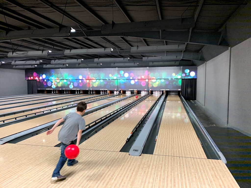 Landoll Lanes | restaurant | 2005 Center St, Marysville, KS 66508, USA | 7855628971 OR +1 785-562-8971
