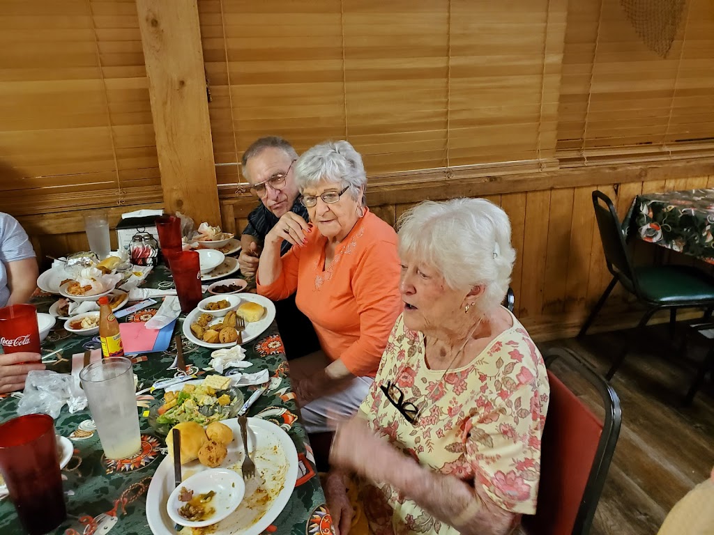 Country Village Catfish and Seafood | restaurant | 158 Knight Haven Cir, Star City, AR 71667, USA | 8706283333 OR +1 870-628-3333