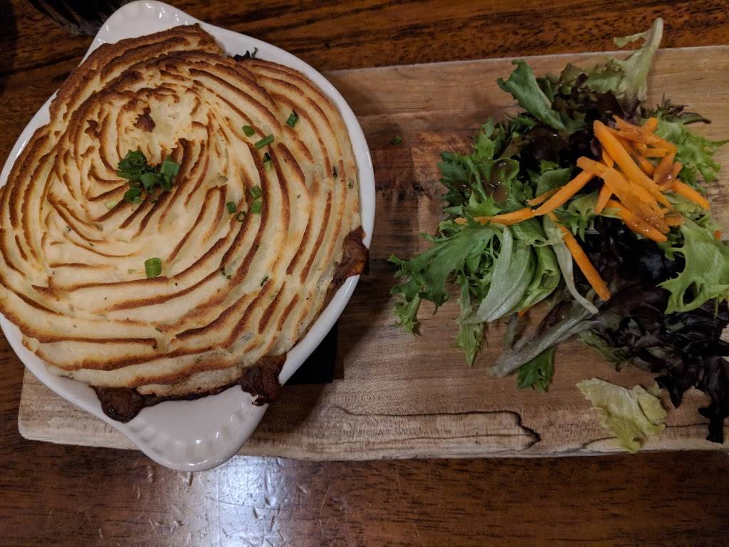 Annie Baileys Irish Pub | restaurant | 2850, 28-30 E King St, Lancaster, PA 17602, USA | 7173934000 OR +1 717-393-4000