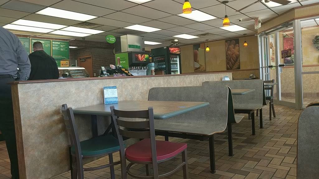 Subway | restaurant | 2394 Locust St, Canal Fulton, OH 44614, USA | 3308549444 OR +1 330-854-9444