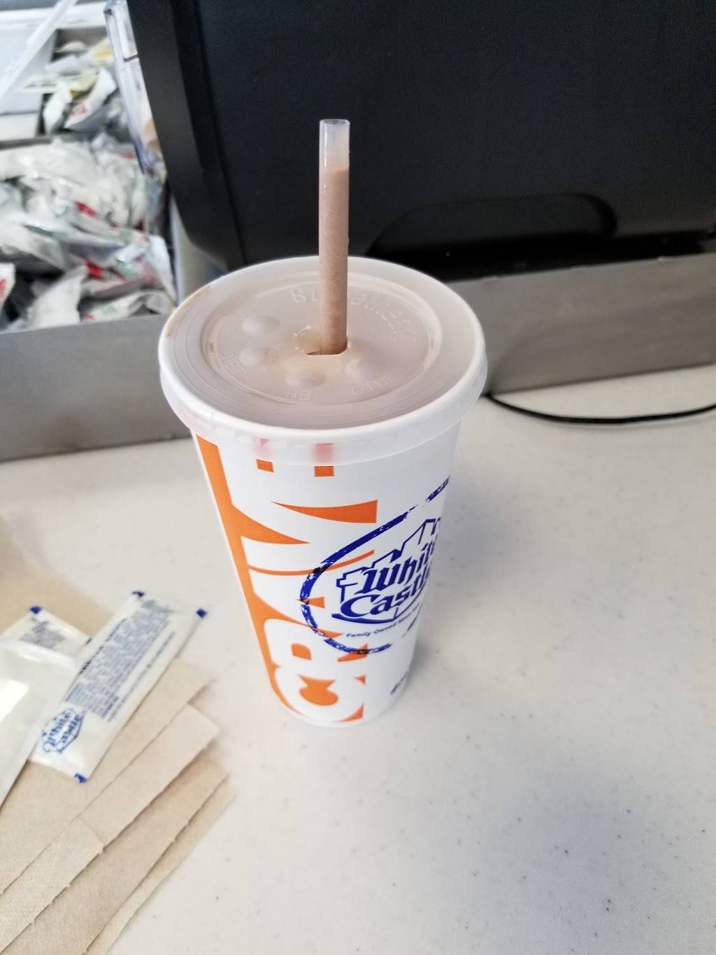 White Castle | restaurant | 11120 New Halls Ferry Road, Florissant, MO 63033, USA | 3148311666 OR +1 314-831-1666